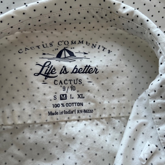 White 100% cotton with polka dots button down shirt with short sleeve. Size 9/10 - Picture 4 of 7